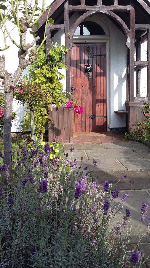 Bed and Breakfast Church End Farm Bed&Breakfast Hale  Exterior foto