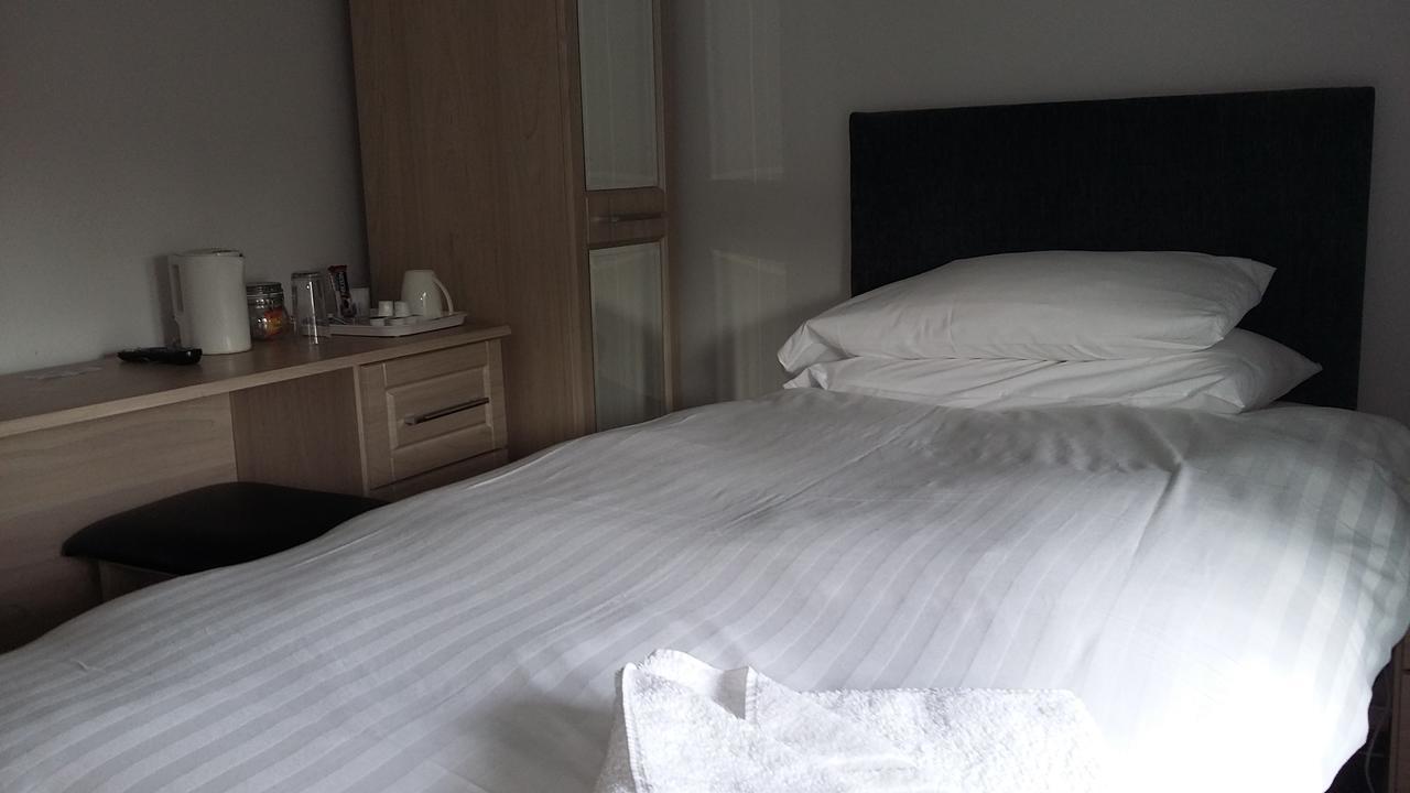 Bed and Breakfast Church End Farm Bed&Breakfast Hale  Exterior foto
